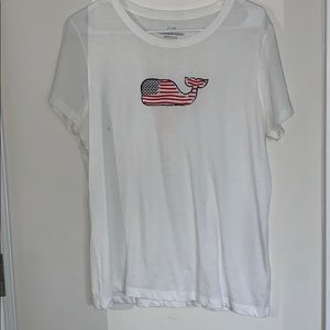 LIKE NEW Vineyard vines tee